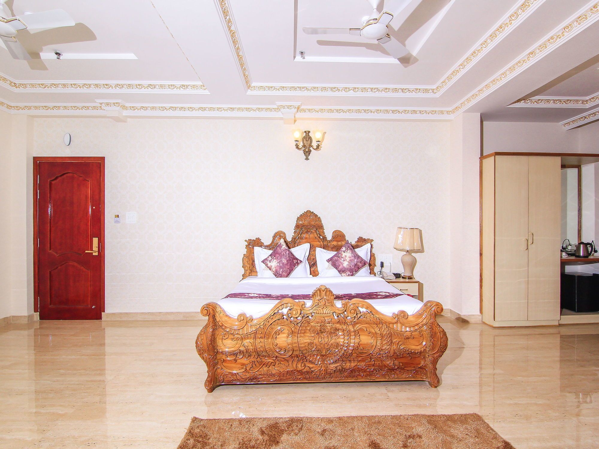 Hotel Oyo 11956 Galaxy Grand Lucknow Exterior foto