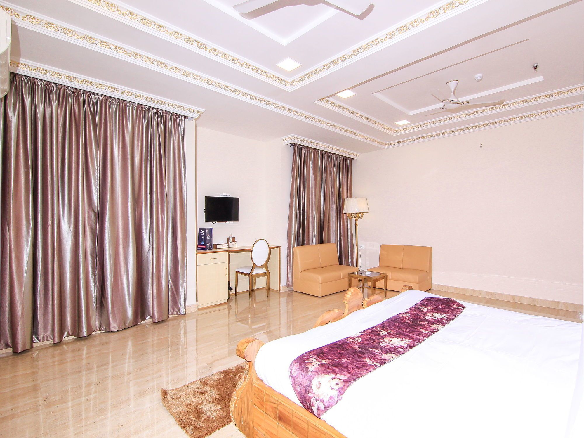 Hotel Oyo 11956 Galaxy Grand Lucknow Exterior foto