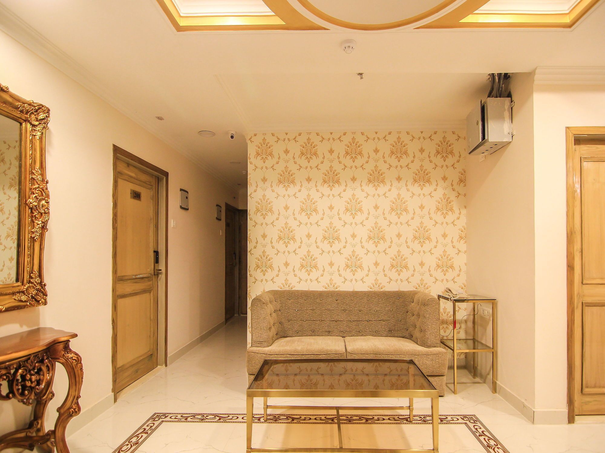 Hotel Oyo 11956 Galaxy Grand Lucknow Exterior foto